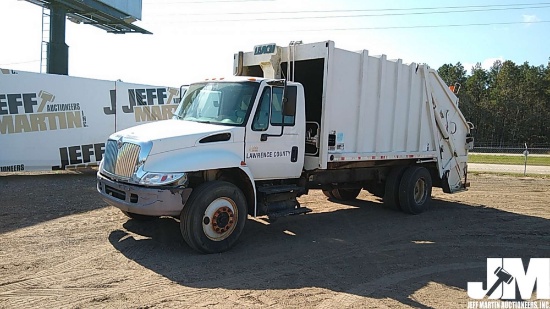 2004 INTERNATIONAL 4300 VIN: 1HTMMAAN14H671712 S/A REAR LOAD RESIDENTIAL COLLECTION TRUCK