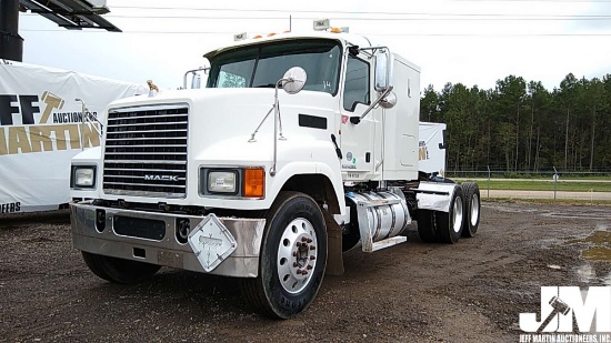 2014 MACK CHU613 PINNACLE VIN: 1M1AN07Y7EM017315 TANDEM AXLE TRUCK TRACTOR