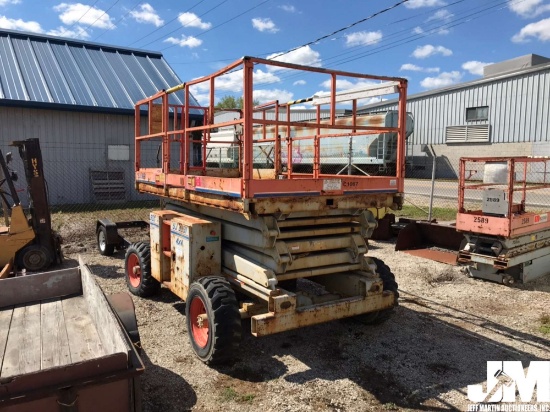 SKYJACK SJ8831 SCISSOR LIFT SN: 37352