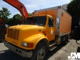 2000 INTERNATIONAL 4900 VIN: 1HTSDAANXYH315529 S/A FUEL & LUBE TRUCK