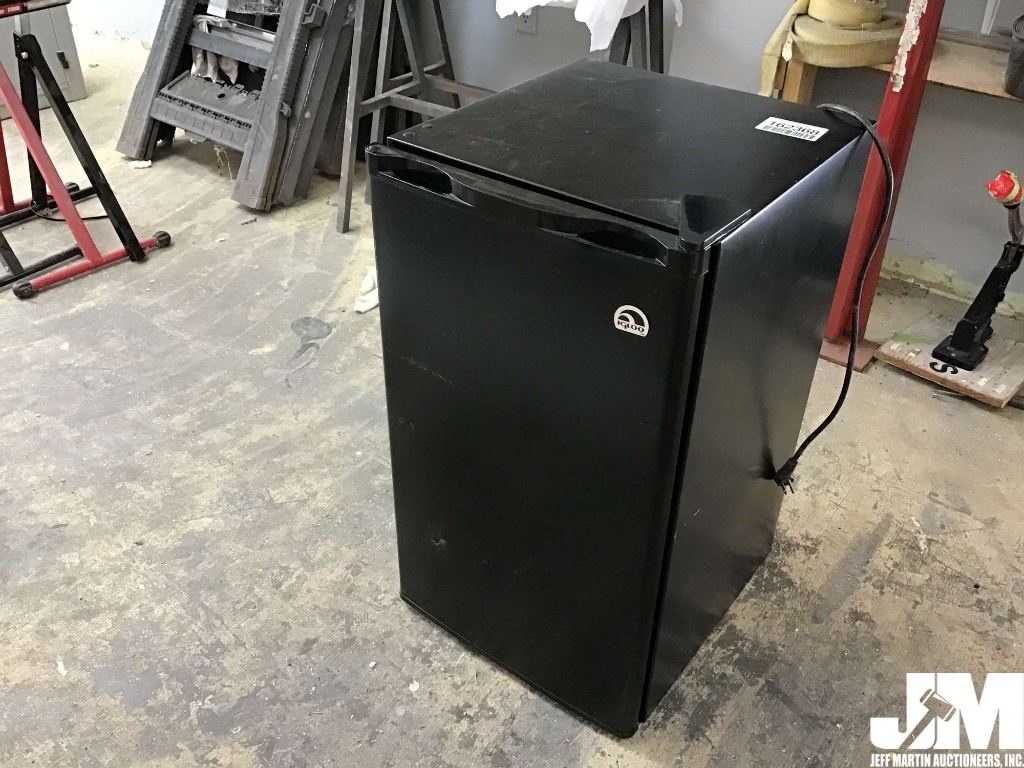 igloo desktop fridge