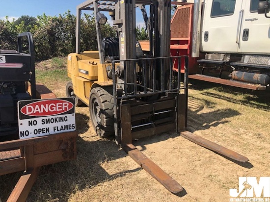 2001 CATERPILLAR DP45K PNEUMATIC TIRE FORKLIFT SN: AT19C80015