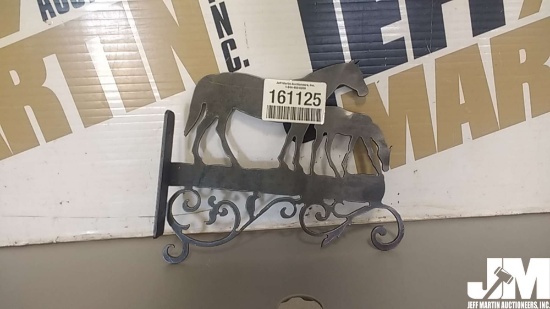 METAL HORSE SIGN