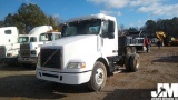 2004 VOLVO RT-13709H VIN: 4V4M19GF54N356034 SINGLE AXLE DAY CAB TRUCK TRACTOR