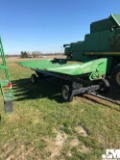 JOHN DEERE 643 COMBINE CORN HEAD