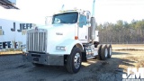 2007 KENWORTH T800 VIN: 1XKDDB9X17J170085 TANDEM AXLE DAY CAB TRUCK TRACTOR