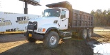 2005 MACK CV713 VISION TANDEM AXLE DUMP TRUCK VIN: 1M2AG11C05M026172