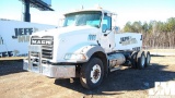 2015 MACK GU813 TANDEM AXLE VIN: 1M2AX13C7FM030881 CAB & CHASSIS