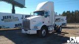 2009 KENWORTH T800 VIN: 1XKDAU8X19J238572 SINGLE AXLE DAY CAB TRUCK TRACTOR