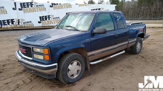 1996 GMC SIERRA 1500 EXTENDED CAB 4X4 PICKUP VIN: 2GTEK19R1T1503911