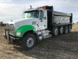 2015 MACK GU713 QUAD AXLE DUMP TRUCK VIN: 1M1AX07Y8FM022583