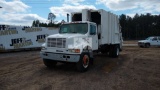 2000 INTERNATIONAL 4700 VIN: 1HTSCAAR7YH300623 S/A REAR LOAD RESIDENTIAL COLLECTION TRUCK