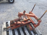 FRED CAIN HYDRAULIC BALE SPEAR, 3PT HITCH