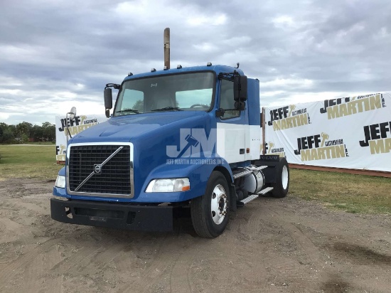 2006 VOLVO TRUCK VNM42T200 VIN: 4V4M19GF96N424659 SINGLE AXLE DAY CAB TRUCK TRACTOR