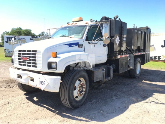 1999 GMC C7500 VIN: 1GDM7H1C4XJ519993 SINGLE AXLE FUEL & LUBE TRUCK