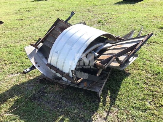 PALLET OF MISC FENDERS, TO FIT TRUCK TRACTOR