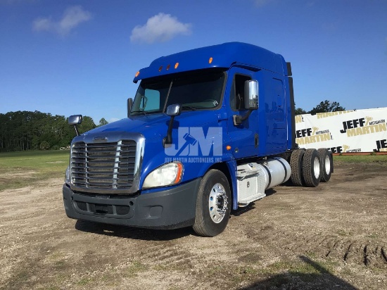 2014 FREIGHTLINER CASCADIA VIN: 3AKJGLDV5ESFX3554 TANDEM AXLE TRUCK TRACTOR
