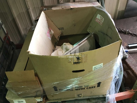 PALLET OF LIGHT FIXTURES