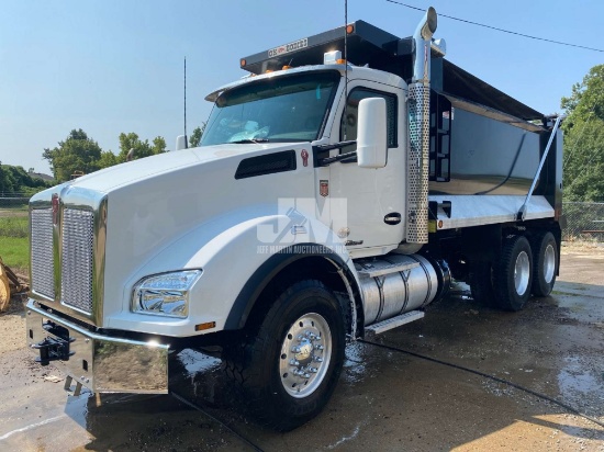 2020 KENWORTH T880 TANDEM AXLE DUMP TRUCK VIN: 1NKZL40X2LJ427941