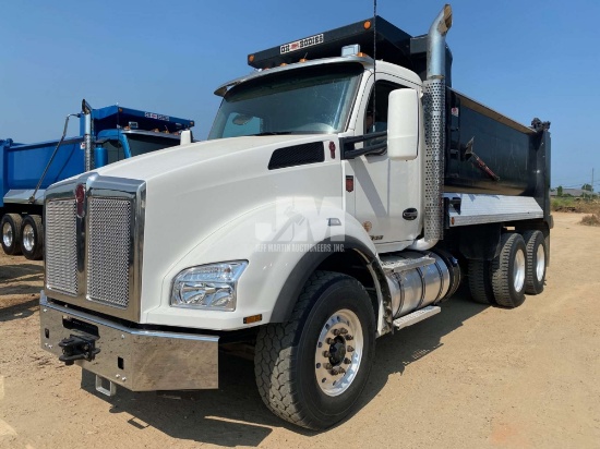 2020 KENWORTH T880 TANDEM AXLE DUMP TRUCK VIN: 1NKZL40XXLJ427945