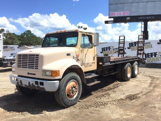 1999 INTERNATIONAL F-4900 VIN: 1HTSHAAR0XH676452 REGULAR CAB FLATBED