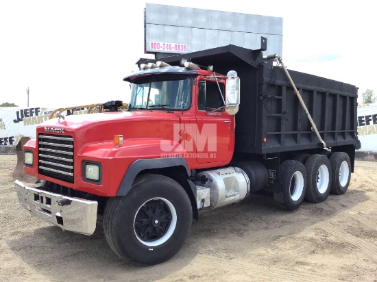 1995 MACK RD TRI-AXLE DUMP TRUCK VIN: 1M2P267C4SM023493