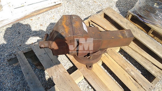 COLUMBIAN 8" BENCH VISE
