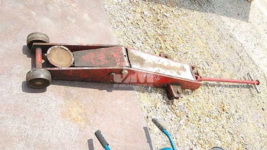 10 TON FLOOR JACK, ***MDOT 10% BUYER'S PREMIUM***