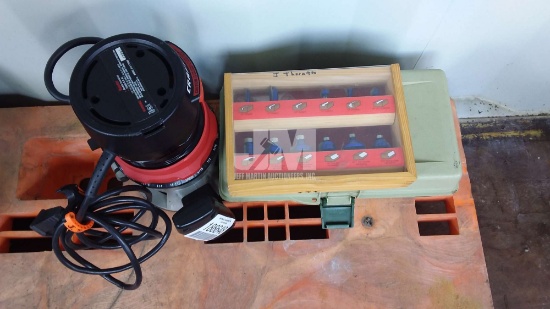 BLACK & DECKER ROUTER ELECTRIC