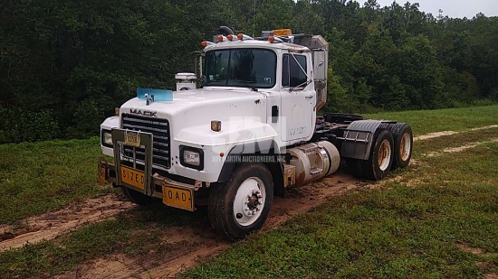1997 MACK RD688S VIN: 1M2P267Y1VM030286 TANDEM AXLE DAY CAB TRUCK TRACTOR