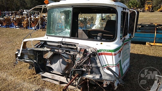 MACK DM690S CAB
