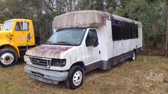 2003 FORD E-450 VIN: 1FDXE45F33HA70873 S/A PASSENGER BUS