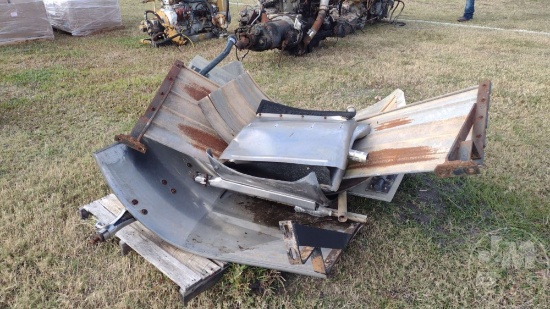 PALLET OF MISC FENDERS, TO FIT TRUCK TRACTOR