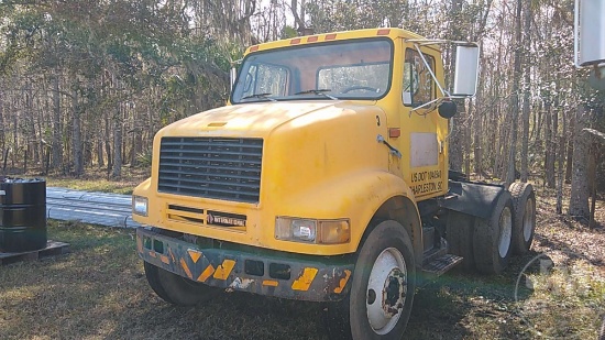 1999 INTERNATIONAL F-8100 VIN: 1HSHCAAR2XH578343 T/A DAY CAB