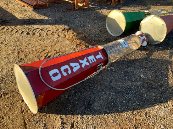 METAL 'TEXACO' GAS PUMP YARD ART