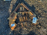 METAL 'WE DON'T DIAL 911' SIGN