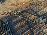 METAL 10' 'WELCOME TO THE FARM' SIGN