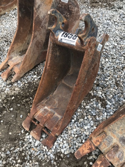 JOHN DEERE 12”...... SN: 2062099 BUCKET