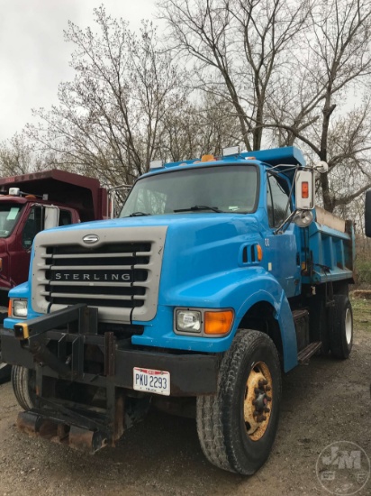 2001 STERLING TRUCK L8500 SERIES SINGLE AXLE DUMP TRUCK VIN: 2FZAAWBS91AF62249
