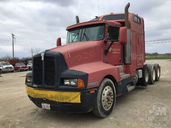 1994 KENWORTH T600 VIN: 1XKADR9X7RJ630848 TRI AXLE TRUCK TRACTOR