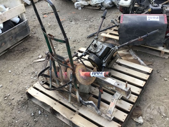 GROUND HOG EARTH DRILS AUGER W/BIT, BRIGGS GAS ENGINE
