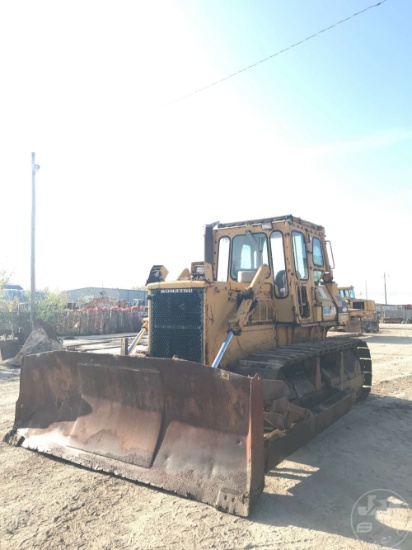 1990 KOMATSU D68E-1 SN: 01373 CRAWLER TRACTOR CAB