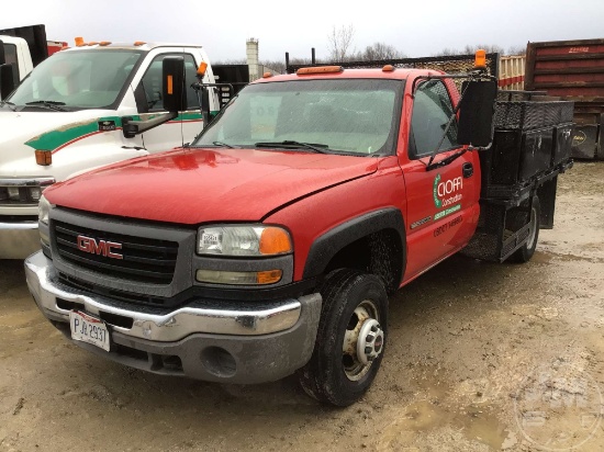 2006 GMC 3500 VIN: 1GDJC34UX6E272704 REGULAR CAB FLATBED TRUCK