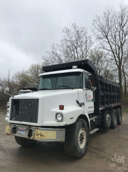 1996 VOLVO TRI-AXLE DUMP TRUCK VIN: 4V4JCBDE1TR843190