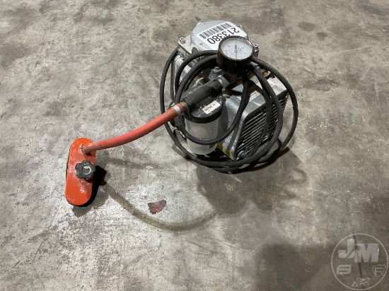 GAST VACUUM PUMP