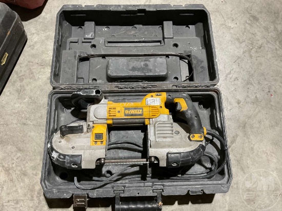 DEWALT DWM120 PORTABAND SAW