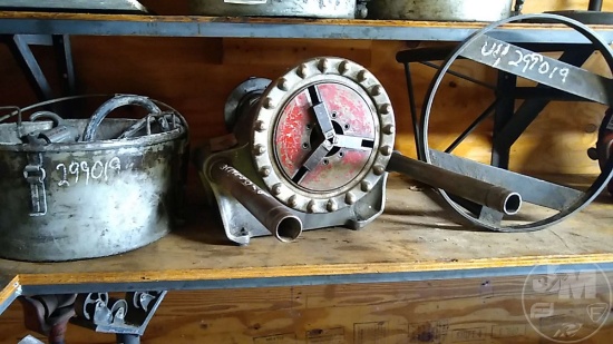 RIDGID 300 THREADING MACHINE WITH OILER AND STAND