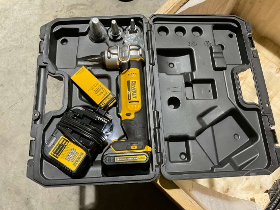 DEWALT DCE400 PEX EXPANDER KIT