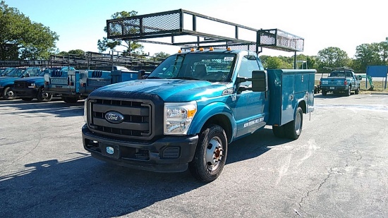2015 FORD F-350 SUPER DUTY S/A UTILITY TRUCK VIN: 1FDRF3G66FEB82425