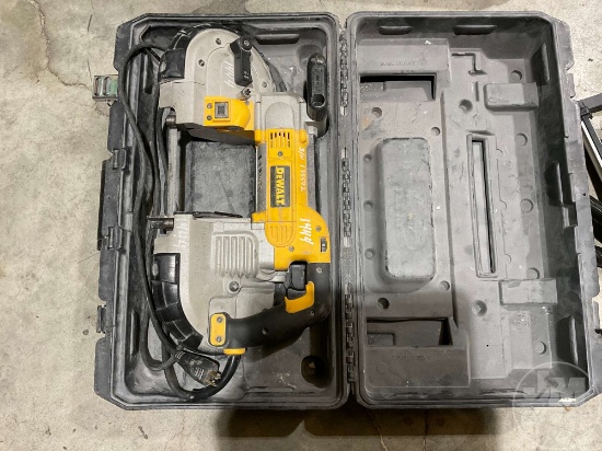DEWALT DWM120 PORTABAND SAW